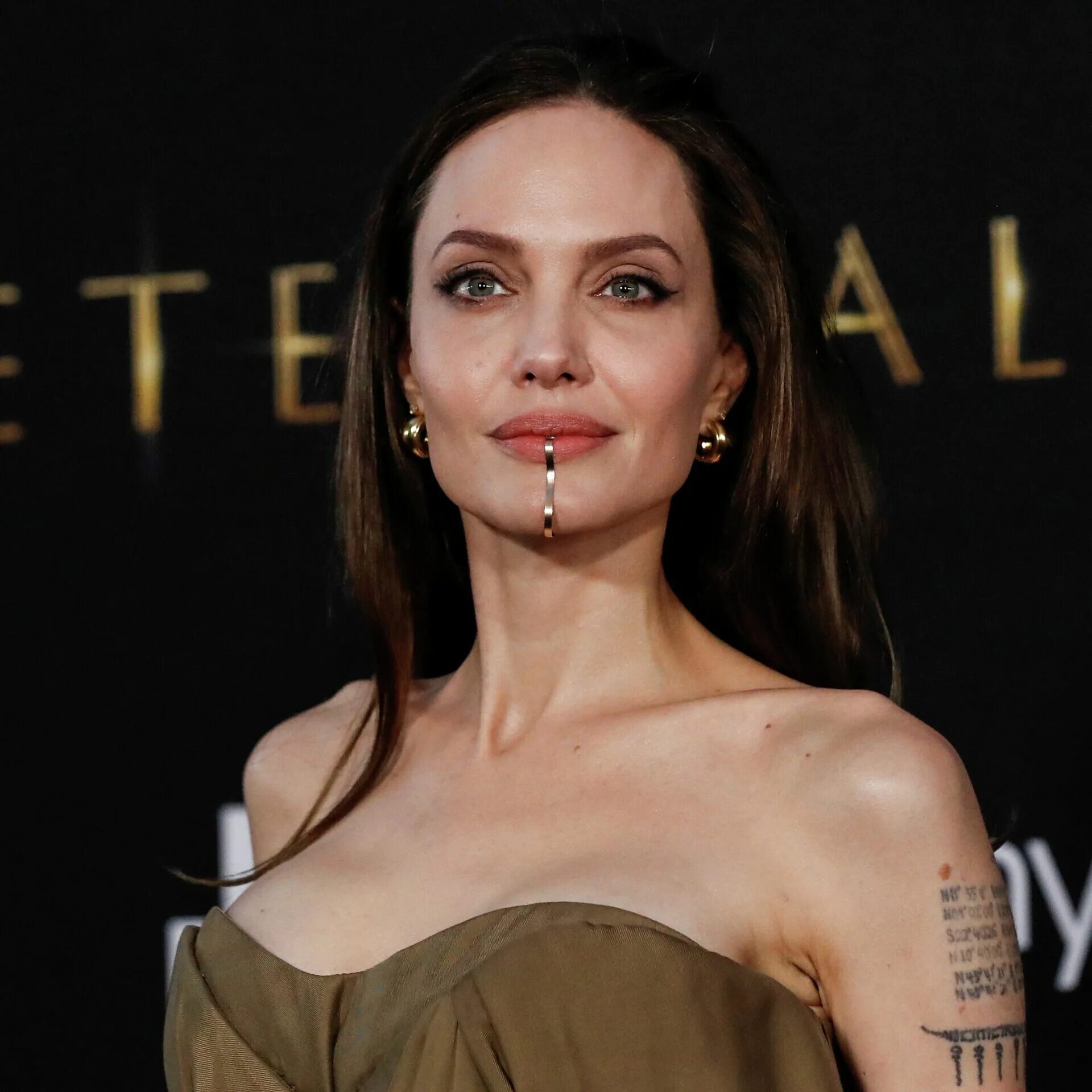 Анджелина джоли сейчас 2022. Анджелина джоли сейчас 2022. Анджелина джоли. Анджелина джоли толстая. Анджелина джоли 2022.