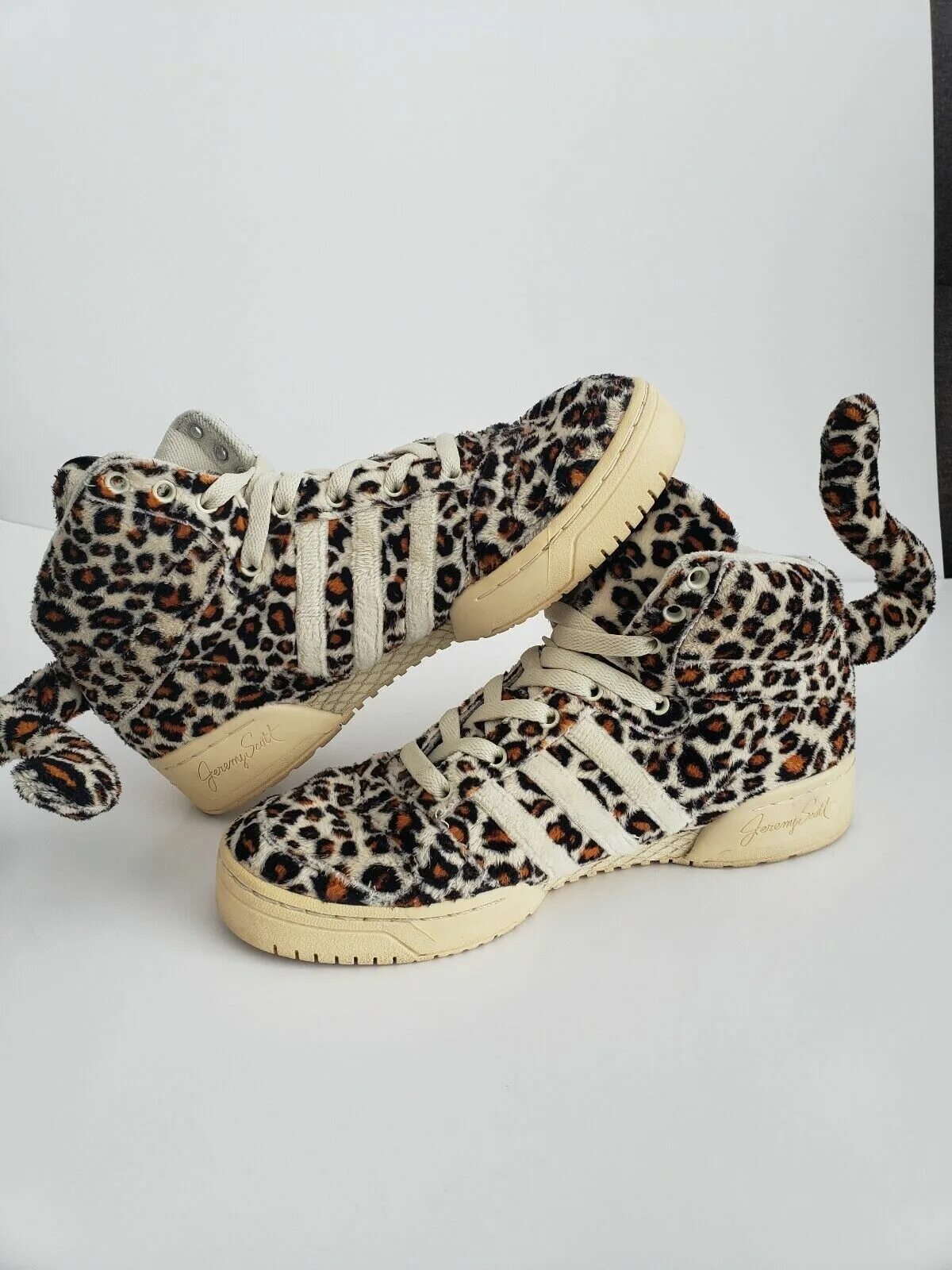 Jeremy scott leopard. Adidas jeremy scott леопардовые кроссовки. adidas originals леопардовые.