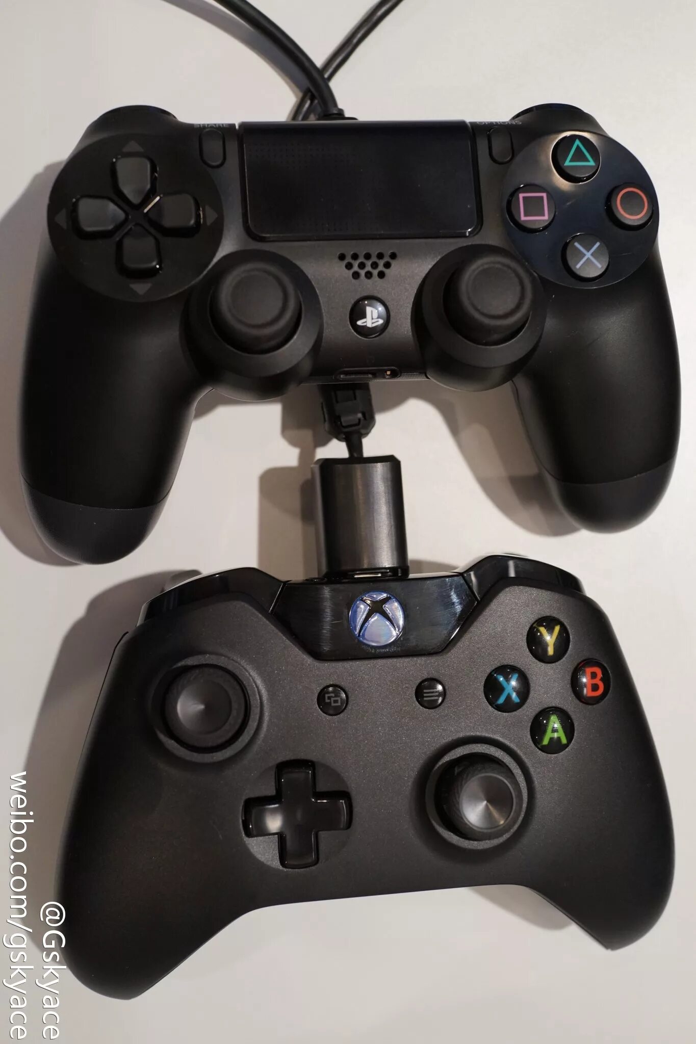 Джойстик xbox ps4. Xbox ps4 контроллер. Xbox 360 vs Xbox one Gamepad. Плейстейшен хбокс 360. Геймпад Xbox 360 и ps3.