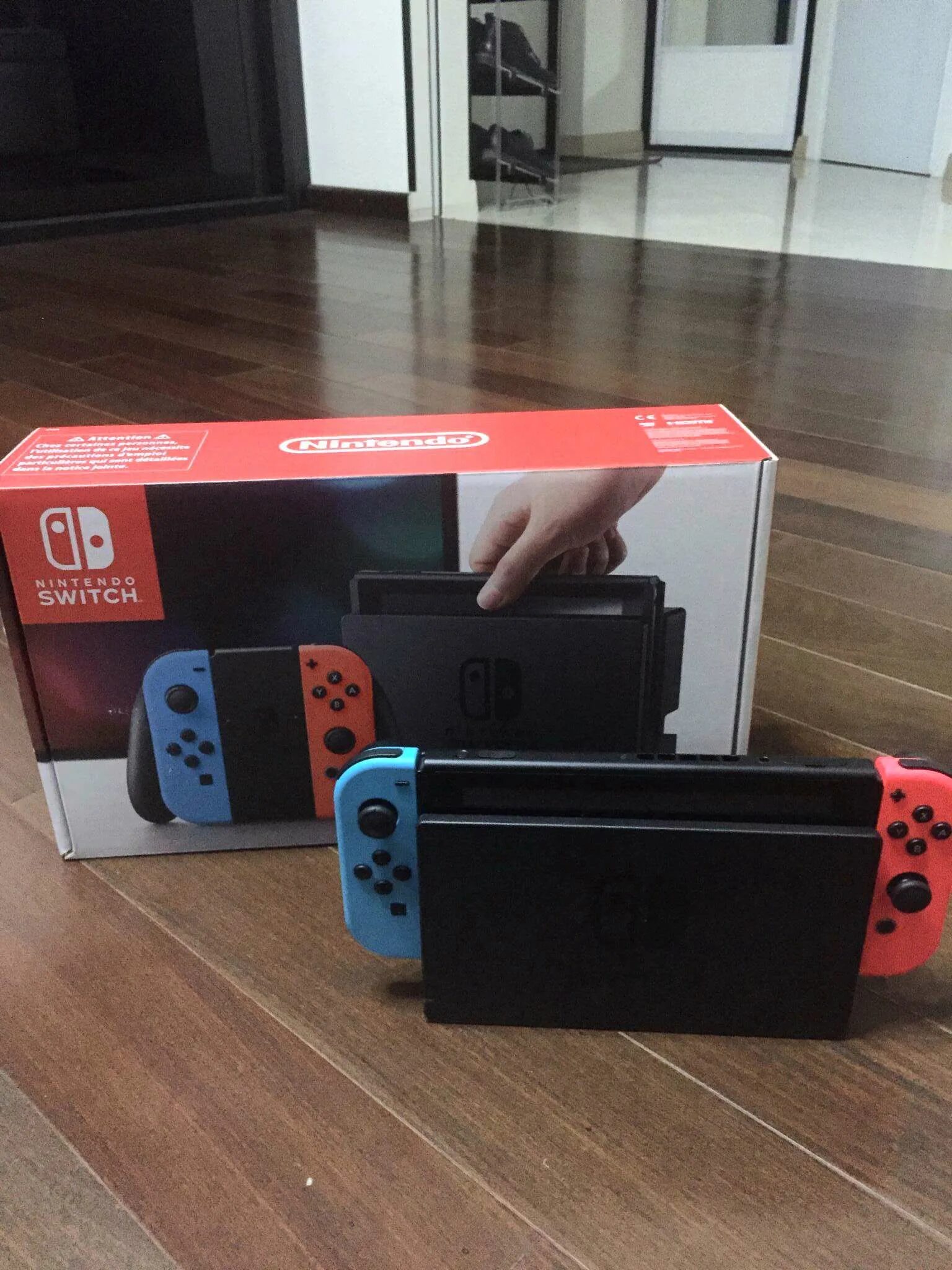 Switch красно синий. Нинтендо свитч красная. Нинтендо свитч красно синий. Nintendo Switch красный. Nintendo Switch красный/синий.