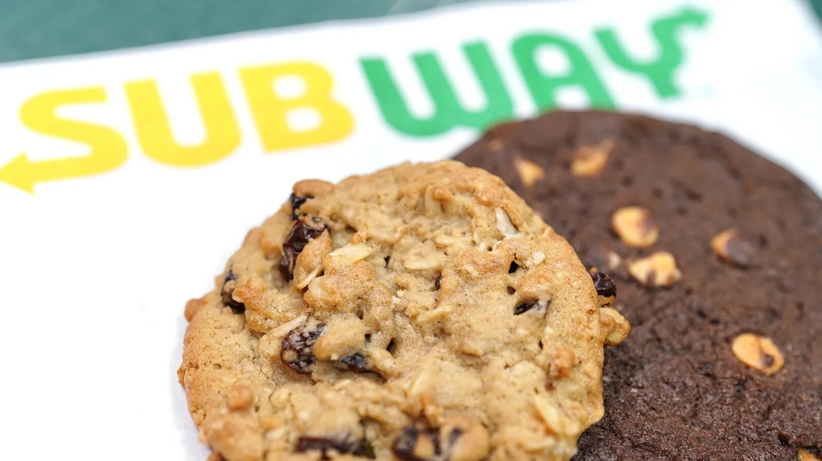 Only cookie. Кукис сабвей. Печенье из сабвея. Кукис с шоколадом сабвей. Subway Десерты.