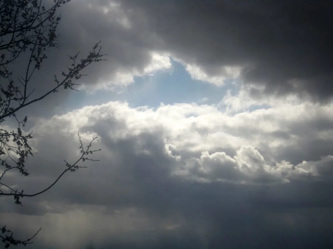 Если небо хмурится стих. Небо хмурится картинки. Перестанет небо хмурится все пройдет. Перестанет небо хмурится все пройдет. Перестанет небо хмурится все пройдет.