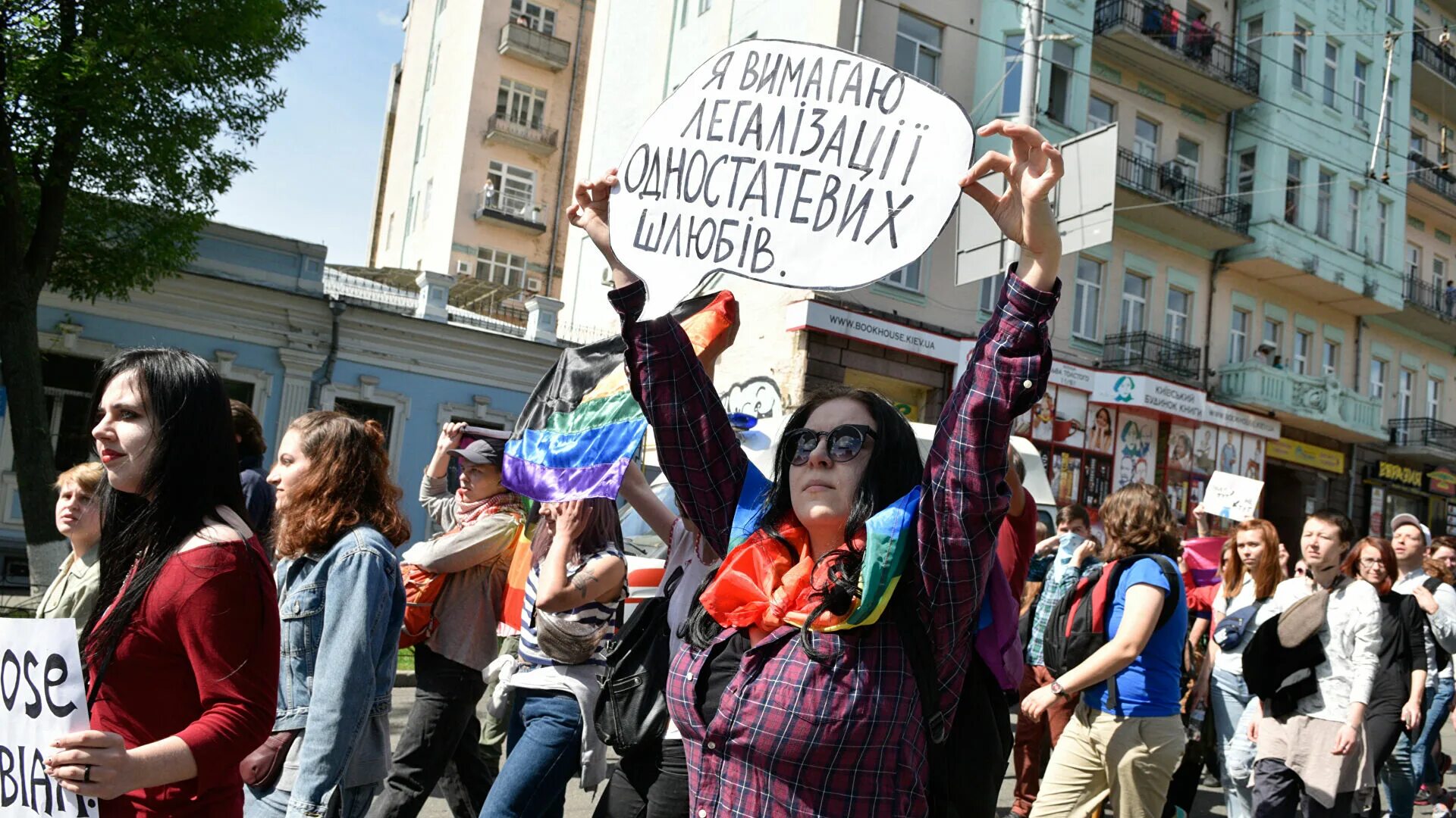 Астрахань многонациональная. Общественно-политические организации. Антифашистский шарф. Украинские общественные организации. Коренизация украины.