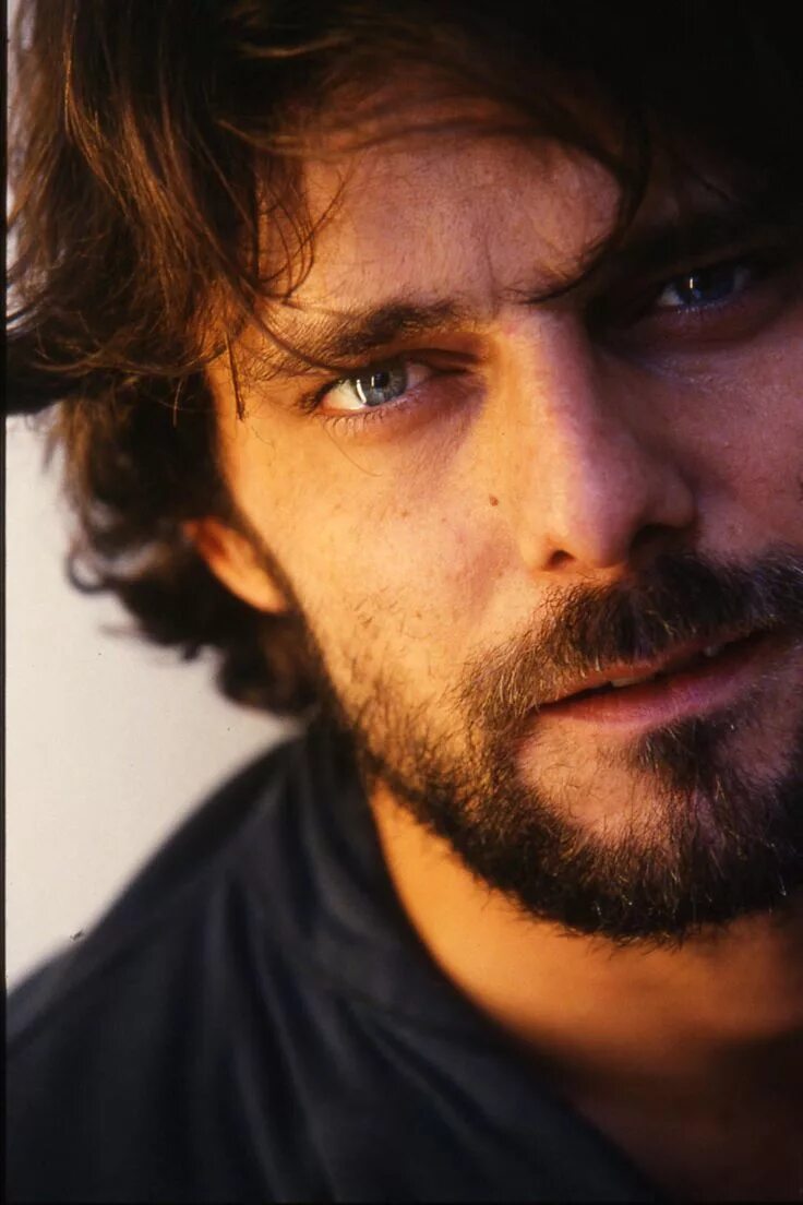 Андреа едуардо прециози. Alessandro. Alessandro. Алессандро сьяни. Алессандро прециози фото.