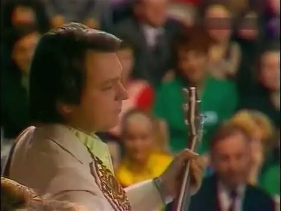 Самоцветы песня не повторяется такое. 2003 - первая любовь (самоцветы). самоцветы первая любовь. молодость не повторяется 1978. самоцветы - не повторяется такое никогда (1974).