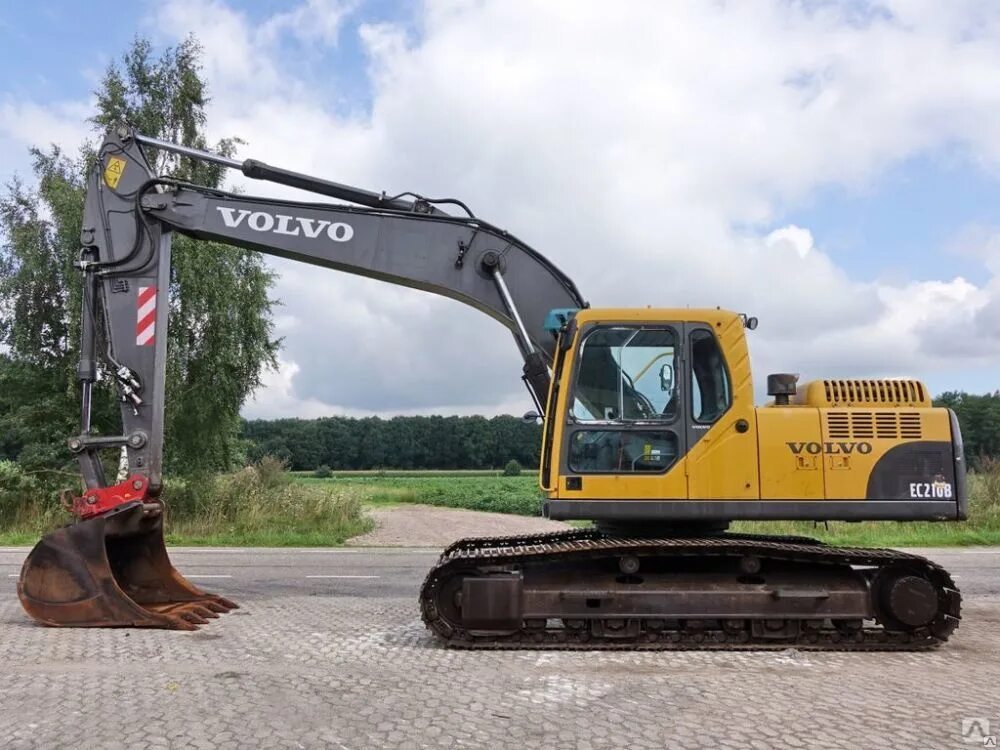 Авито купить экскаватор гусеничный. Экскаватор Volvo ec210blc. Volvo 210 экскаватор. Экскаватор Volvo ec210blc Prime. Экскаватор гусеничный Volvo 210.