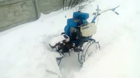Уборка снега мотоблоком с отвалом