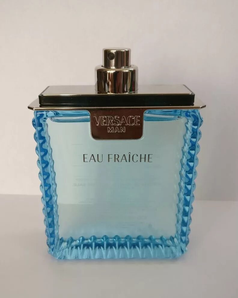 Versace man Eau Fraiche 100 ml. Versace Eau Fraiche woman. Версаче духи голубой флакон мужские. Versace man Eau Fraiche extreme.
