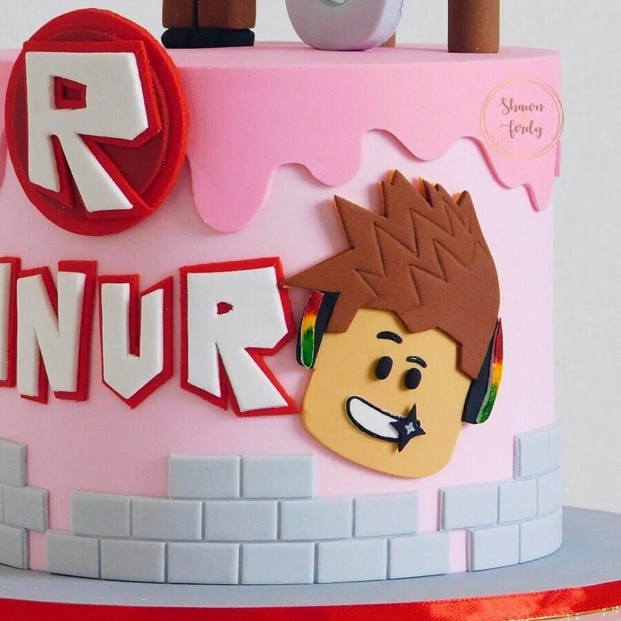С днем рождения роблокс. Тортик РОБЛОКС. Торт Roblox. РОБЛОКС торт на день рождения. Торт РОБЛОКС для мальчиков на день рождения.