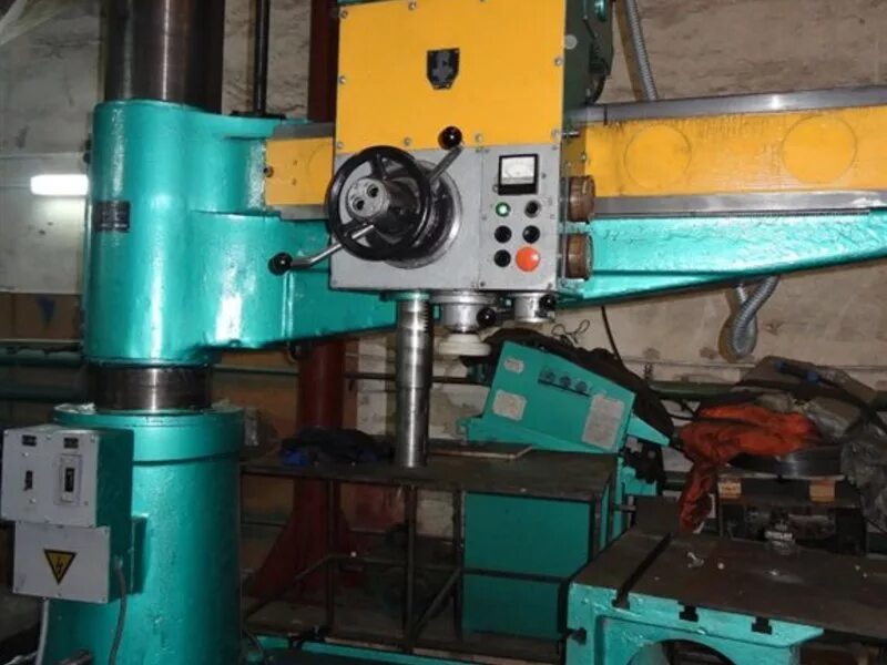 5е32 станок. Агрегатно-сверлильный станок а281. 2м55 радиально-сверлильный станок пускатель. Старый станок 2. Сверлильный станок - булат 59116.