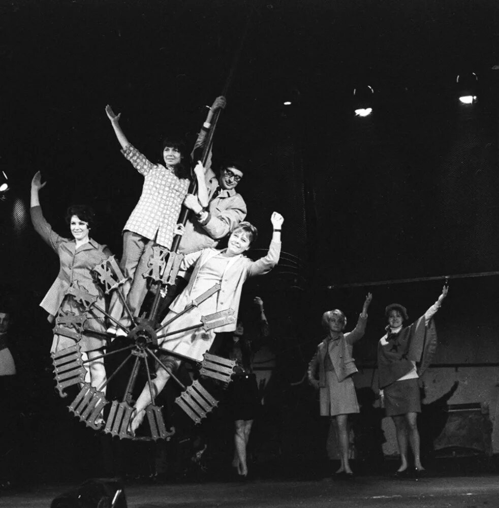 Таганка любимова театр. Театр на Таганке. Час пик спектакль на Таганке. Театр на Таганке 1964. Театр на Таганке 1979.