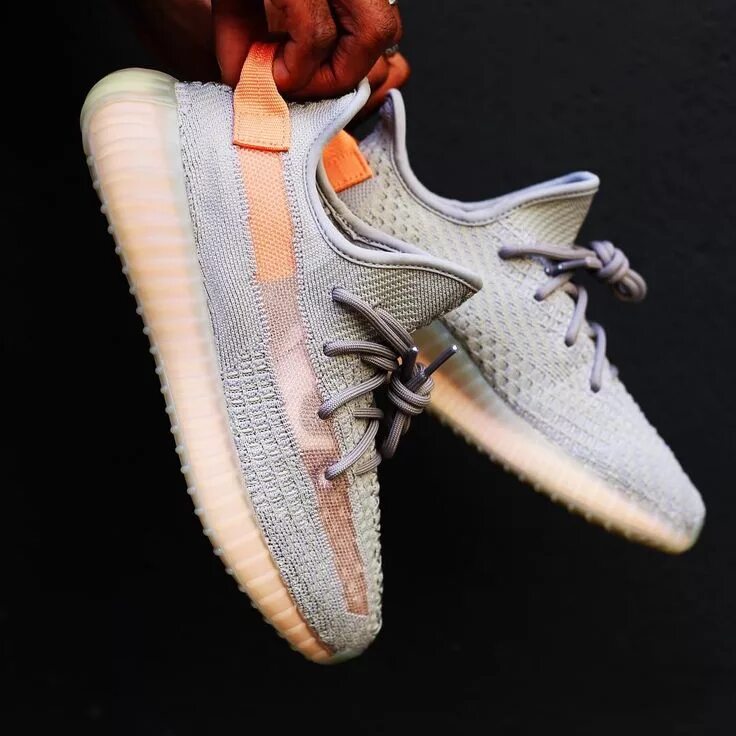 Оригинальные изики. Adidas yeezy 350 v2. Кроссовки adidas yeezy boost. Кроссовки adidas yeezy 350. Adidas easy boost 350 v2.