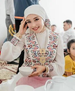 Әдемі әйелдермен және әдемі бөкселермен жыныстық қатынасты онлайн көріңіз.