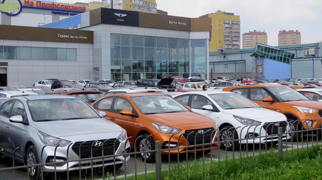 Автомобили с пробегом сбербанк. Хендай Восток Моторс Тюмень. Восток Моторс Тюмень Алебашевская. Восток Моторс Тюмень Алебашевская улица. Автосалон на Алебашевской Тюмень.