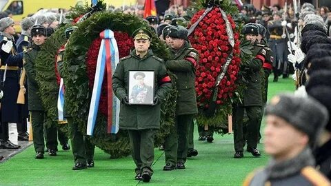 Похоронен с почестями