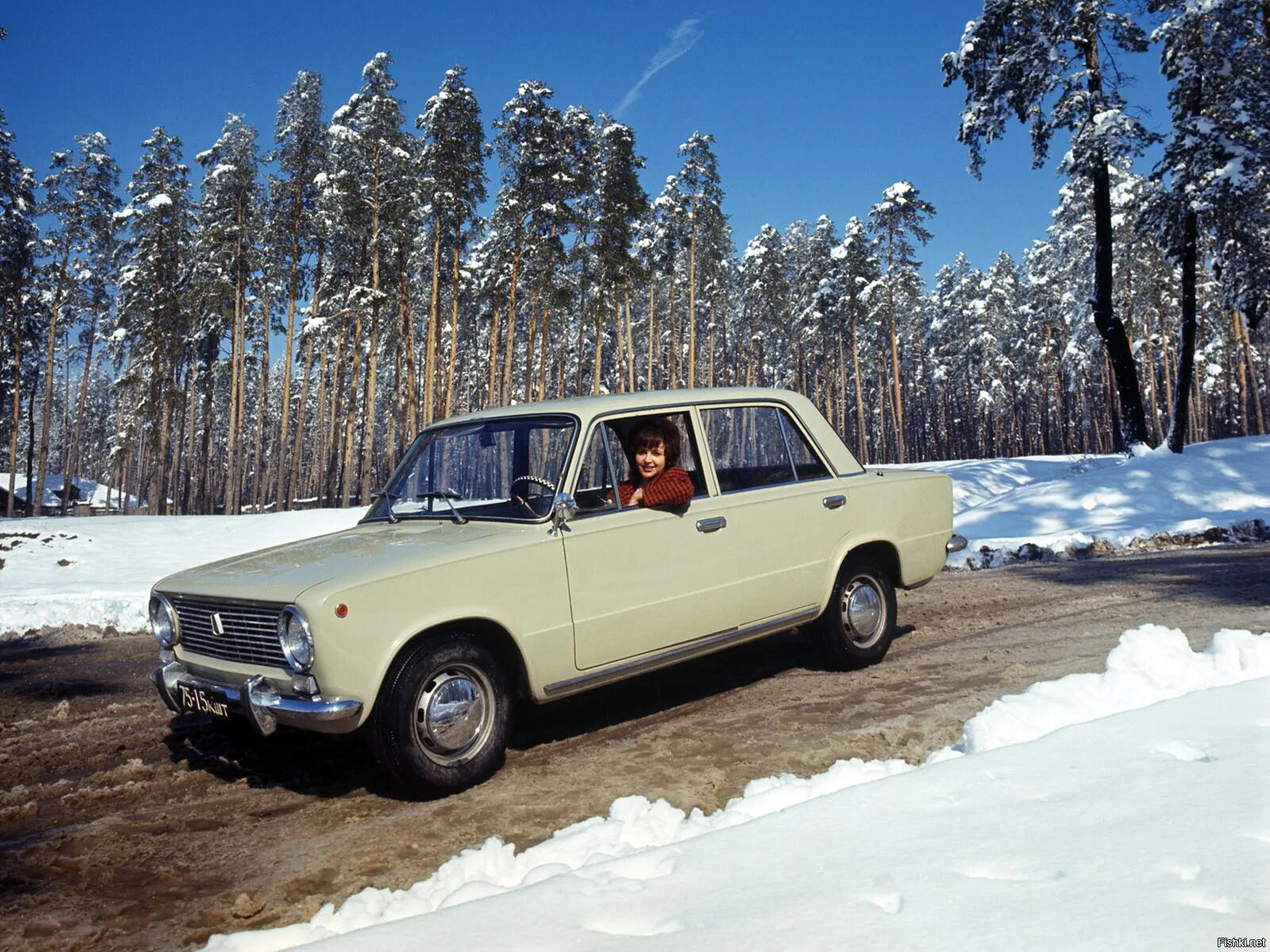 Жигули ваз 0 4. Ваз 2101. жигули 2101 ссср. ваз 2101 1972 drive2. ваз 2101 ссср зимой.