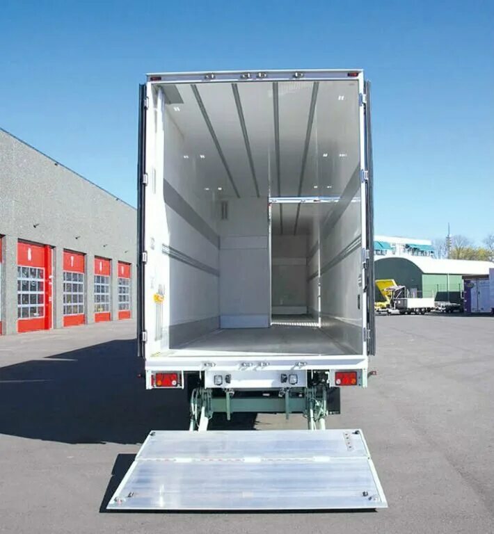 Полуприцеп крона сд 2017 год рефрижераторный. Что такое реф. Что такое реф. Что такое реф. Грузовой фургон.