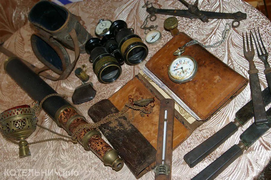 Предметы вов. Старые раритетные вещи. Военные старинные вещи. Антикварные советские вещи. Атрибуты старины