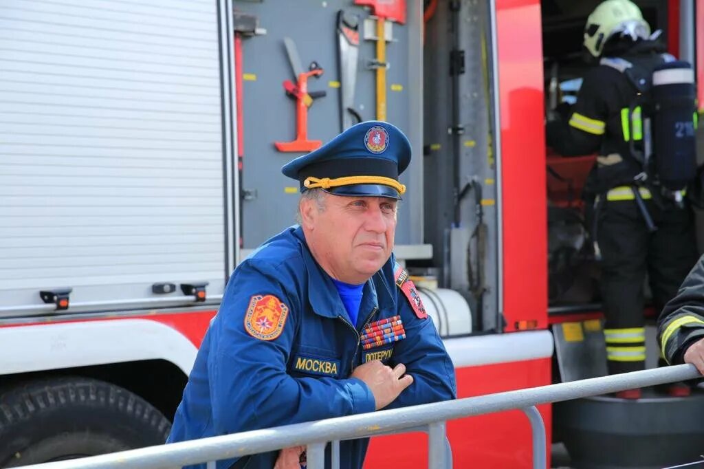 Начальник пожарно спасательного отряда