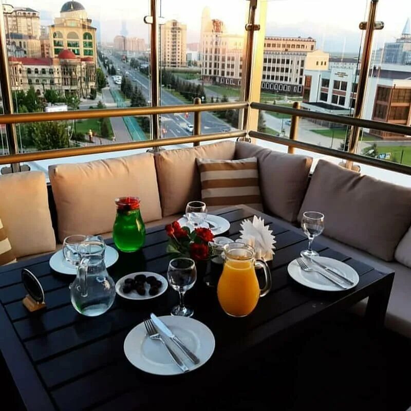 панорамные рестораны в санкт-петербурге. ресторан с панорамными окнами. ресторан панорама на васильевском острове. страстной бульвар 8а ресторан twins garden. панорамная кофейня.