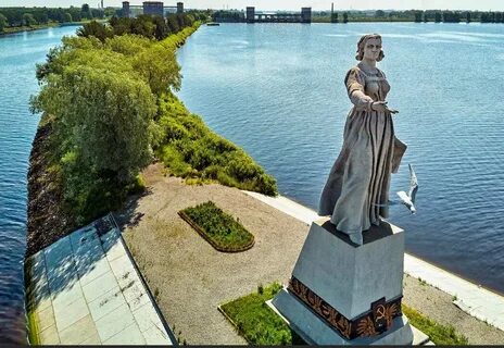 Памятники русским рекам