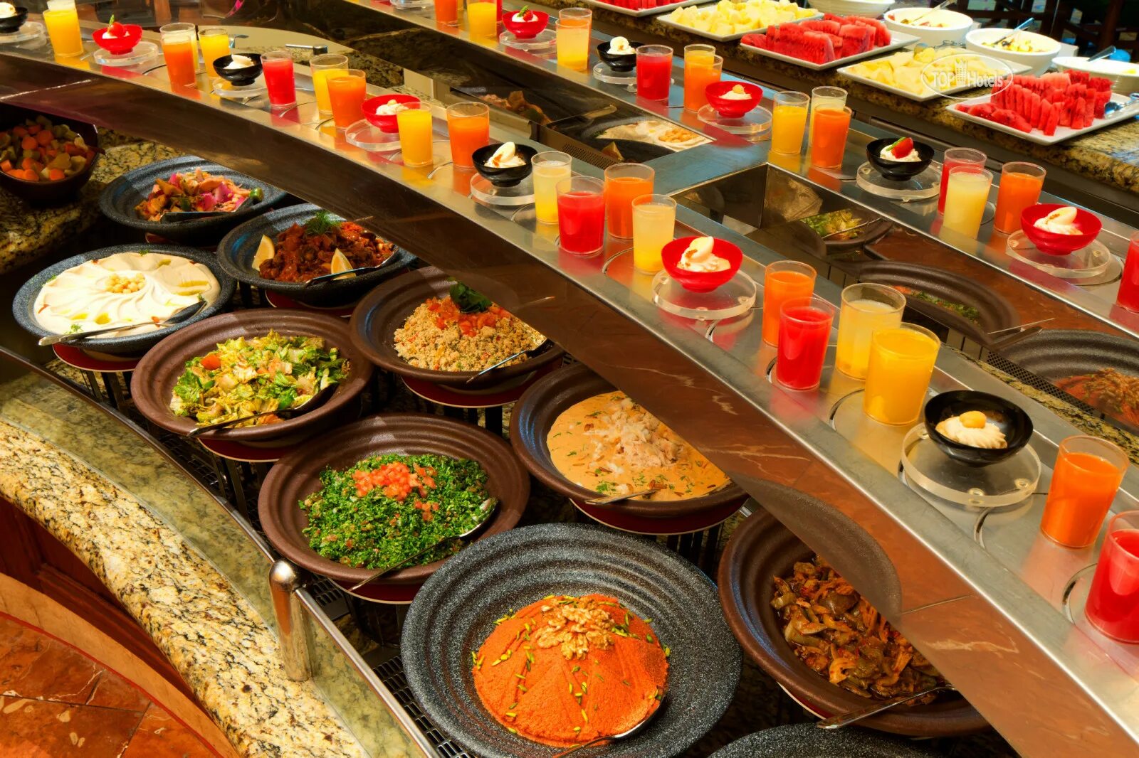 Поесть дубаях. Традиционная кухня дубай. Отель park hyatt dubai. Традиционные блюда дубая. Завтрак в дубае.