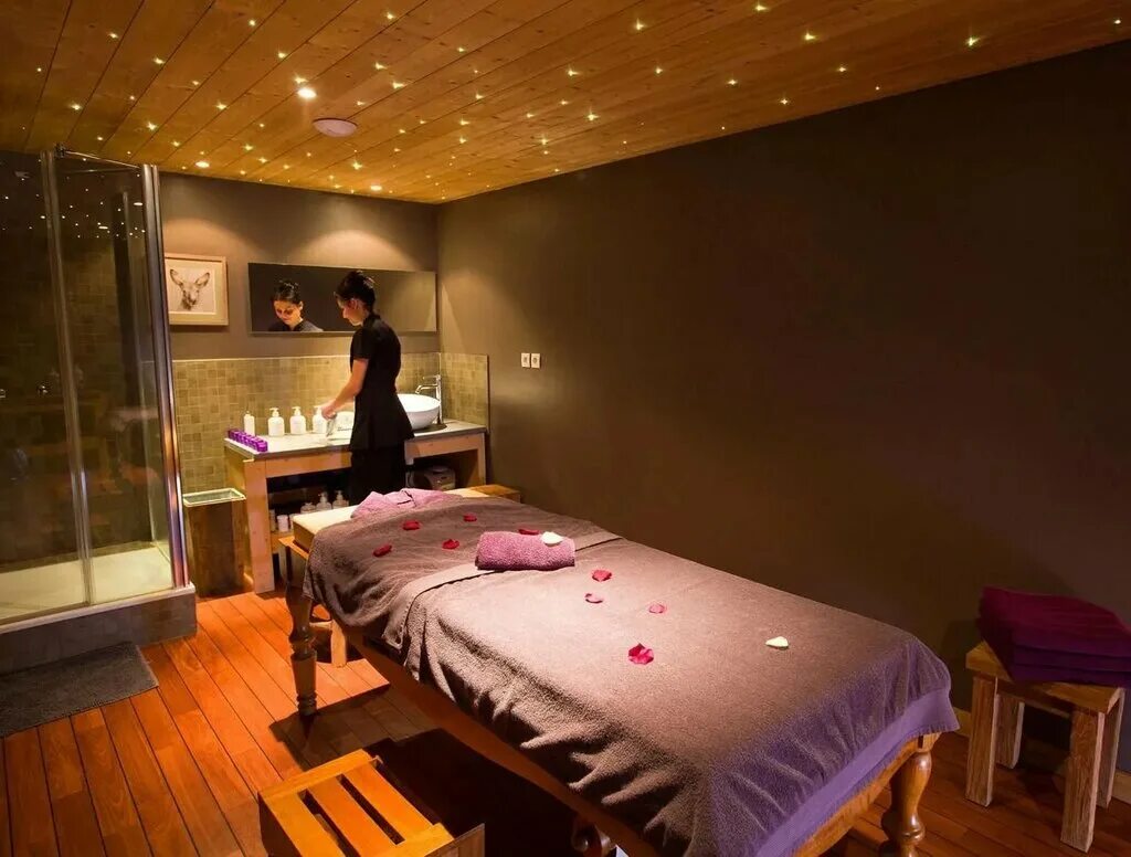 интерьер массажного кабинета. спа салон интерьер. комната для массажа. элитный массажный салон. интерьер массажного кабинета.