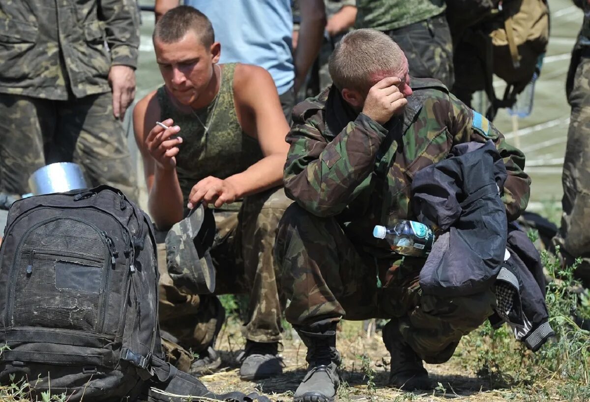 Плен украинского солдата. Плен украинского солдата. Плен украинского солдата. Плен украинского солдата. Сдавайся в плен украинский солдат.