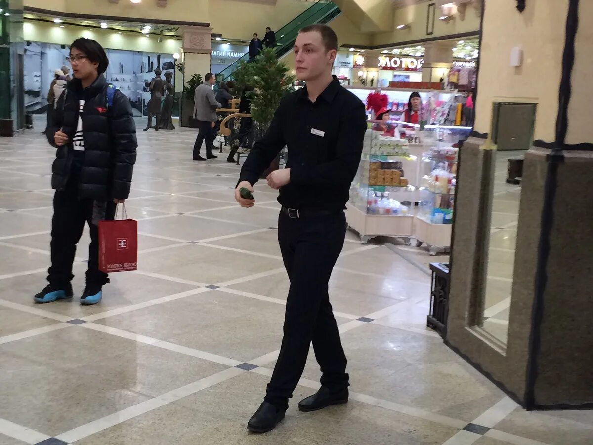 охранник. охранник в магазин вакансии. охранник в магазине. охранник в магазин вакансии. охранник в магазине.