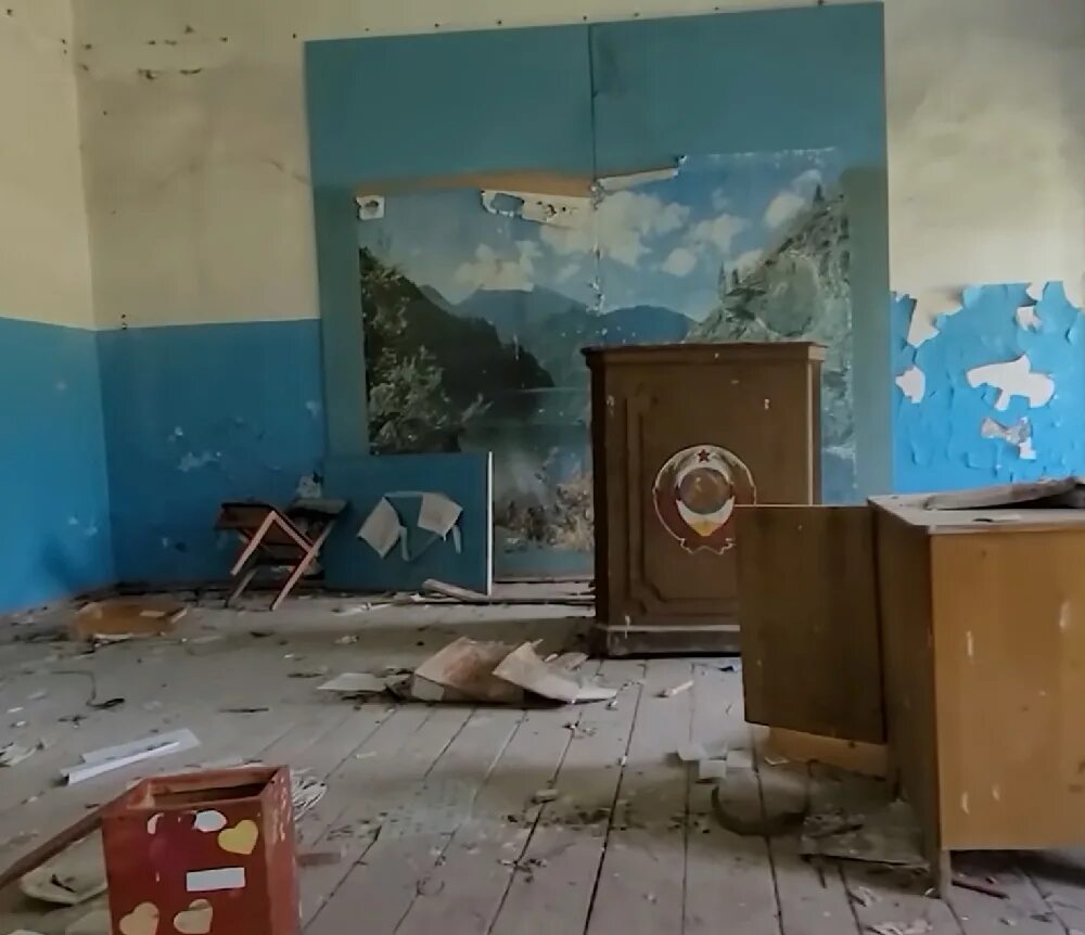 Никто квартиру не дает