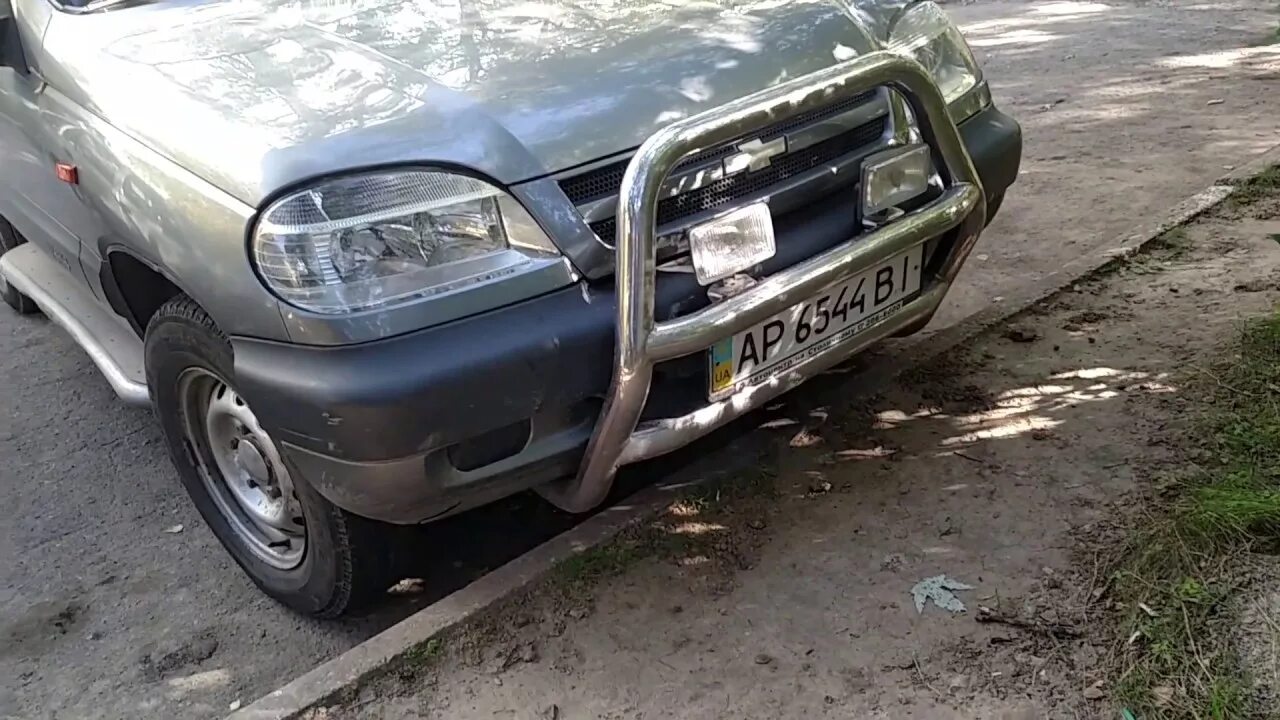 Кенгурятник нива шевроле 4wd. Тлк 300 с кенгурятником. Infiniti qx4 с кенгурятником. Кенгурятник паджеро спорт 1. Ездить с кенгурятником.