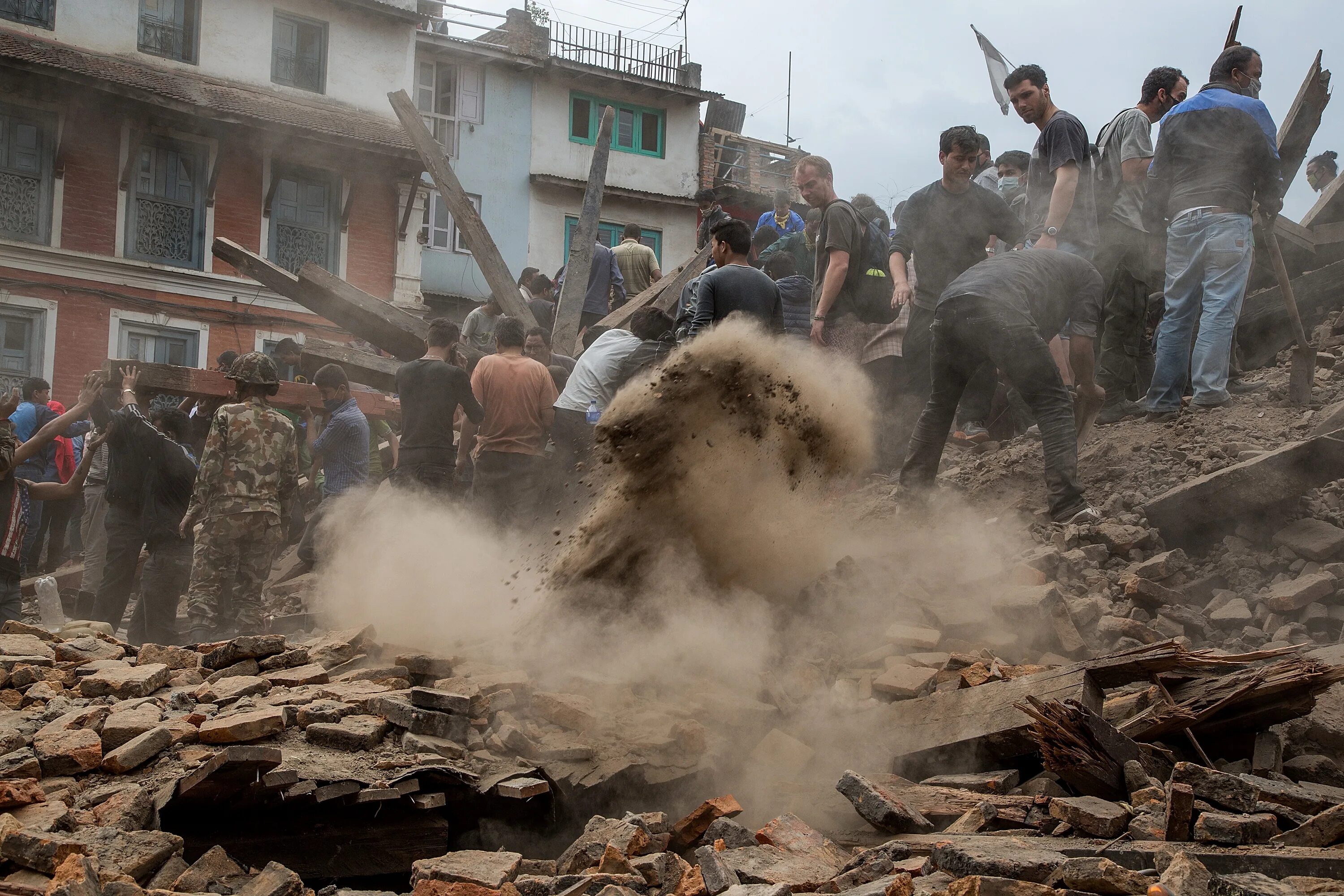 Землетрясение в Непале 25.04.2015. Катманду землетрясение 2015. Непал 2015 землетрясение 25 апреля. Катманду землетрясение.