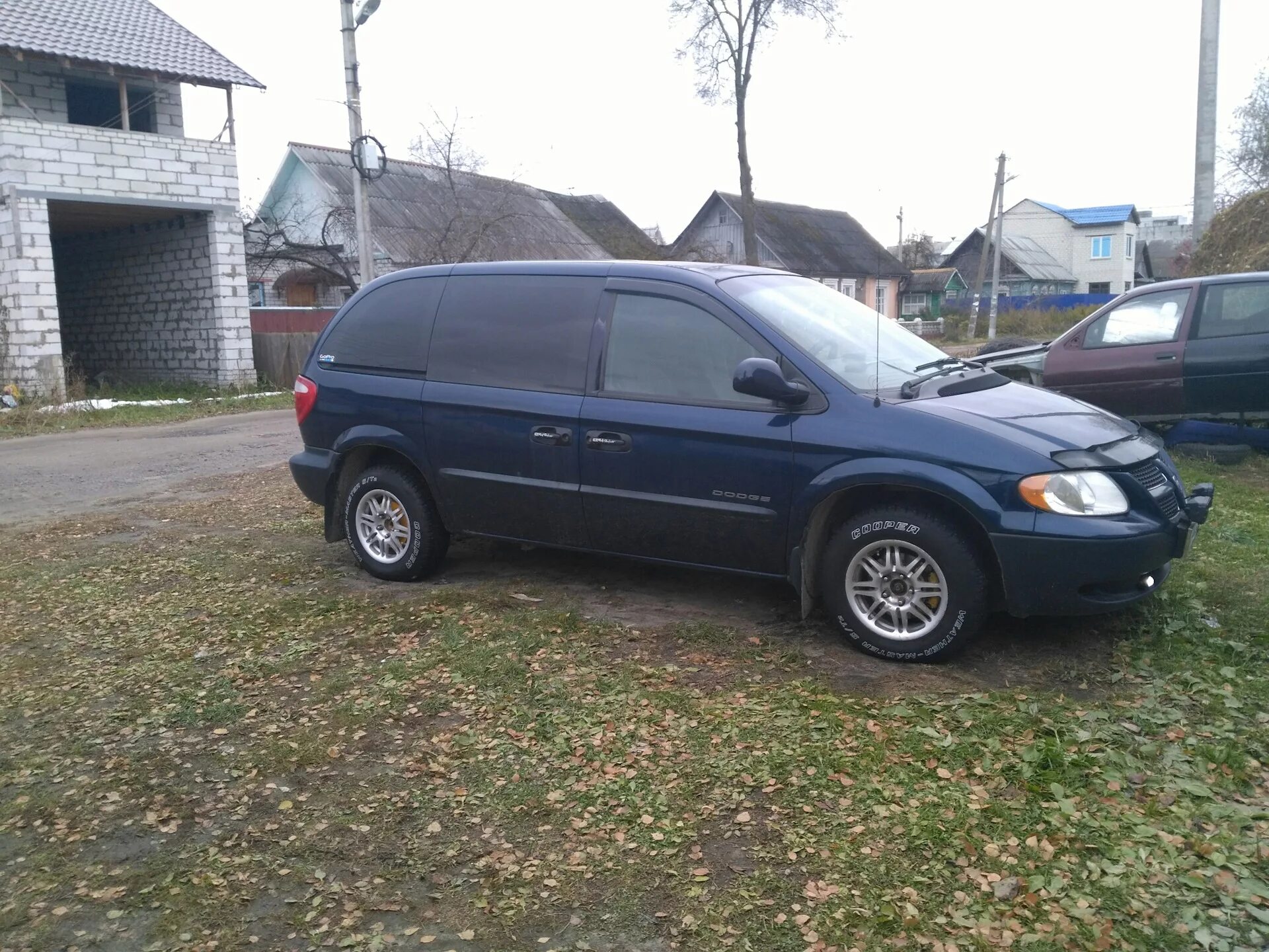 Локер колеса додж караван 4. Колеса dodge caravan. Додж караван 4 поколения. Додж караван 4. Колеса dodge caravan.