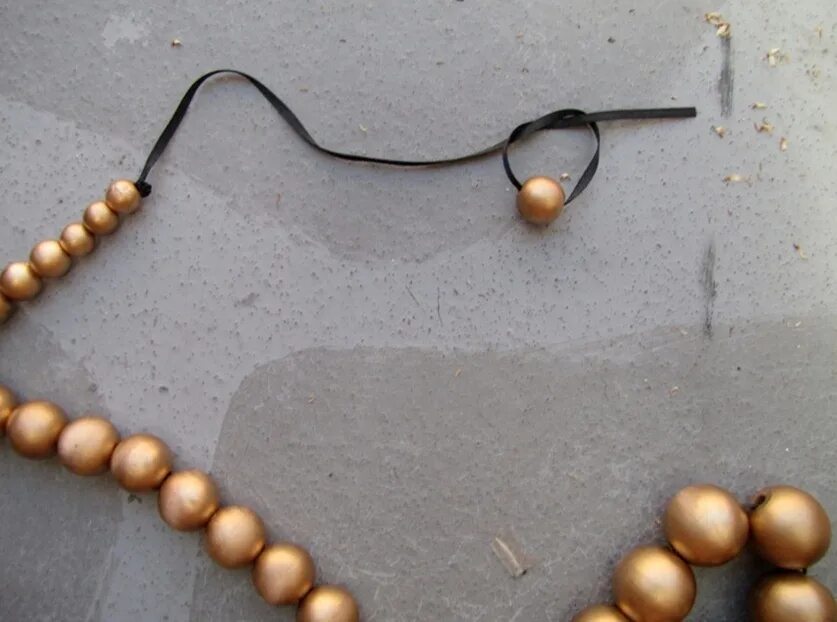 как сделать золотой шар. елочные шары под потолком. как сделать золотой шар. золото рисовать. золотые шары из шоколада.