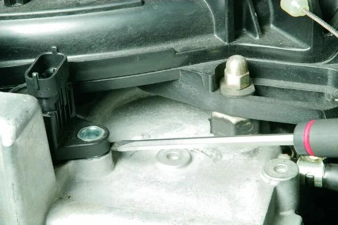 Датчик распредвала 2112 16 клапанов расположение. Датчик ваз 21124 где находится. Датчик скорости ваз 2114 8 клапанов. Датчик ваз 21124 где находится. Датчик ваз 21124 где находится.