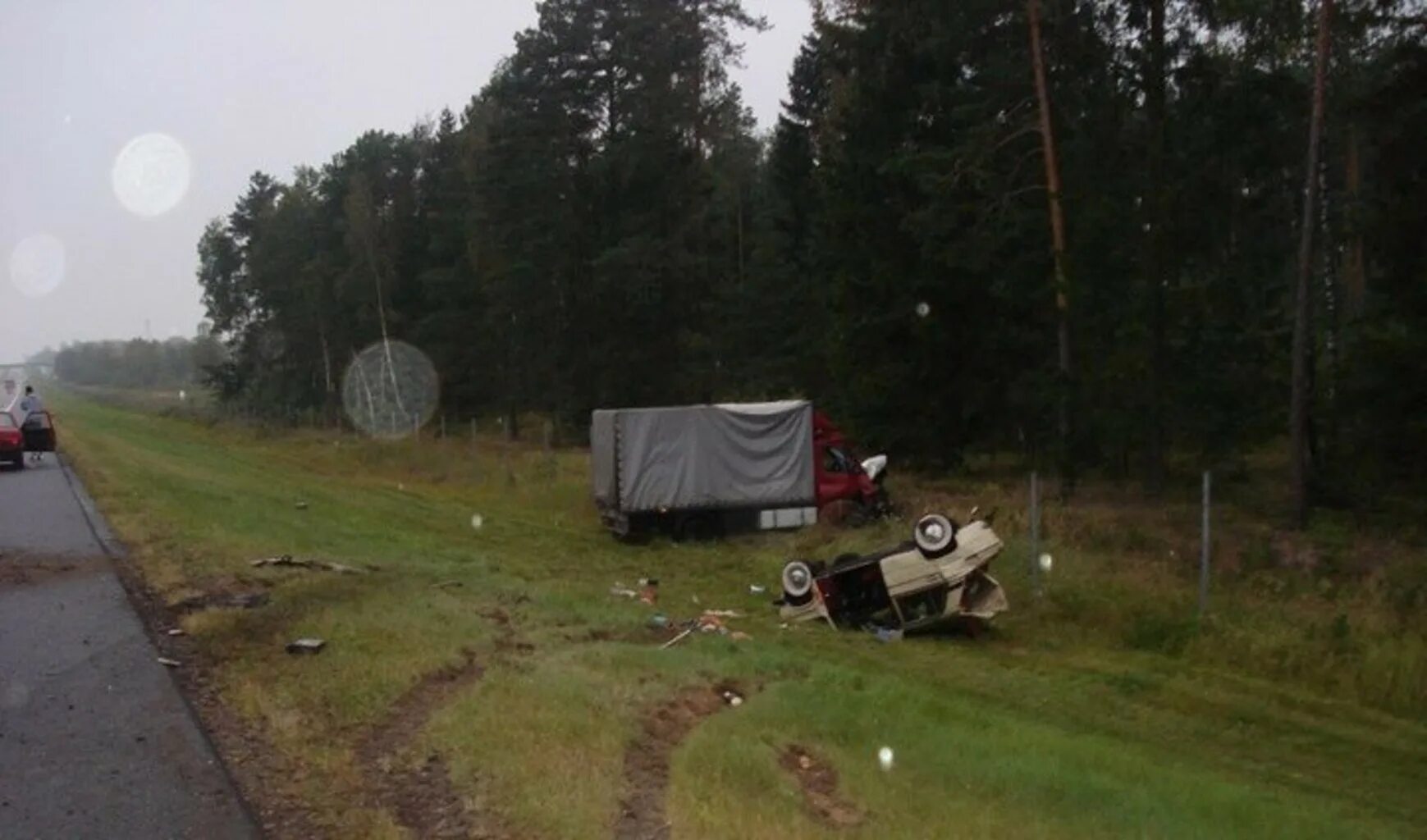 Машина перед на обочине. Дтп в могилевском районе с трактором сегодня. Дтп минск могилев. Машина перед на обочине. Дтп минск могилев.