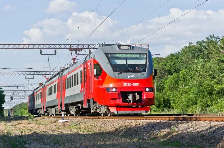 Электричка волгодонск сальск. Эп3д электропоезд. Электричка Ростов Таганрог. Эп3д Владивосток. Электропоезда Таганрог Ростов.