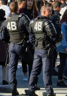 Полицейская поза