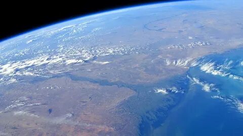 1 увидел нашу землю из космоса