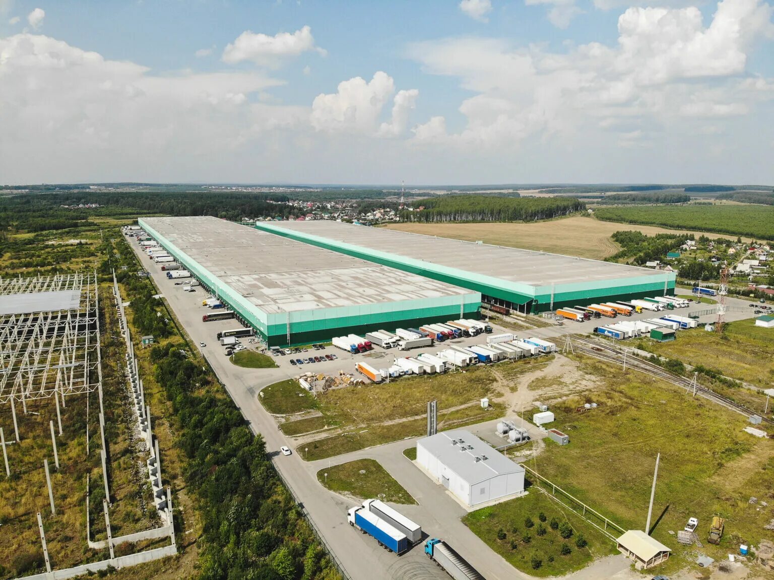 верхняя пышма, пос. складской комплекс уральский логопарк пышма. 1 й индустриальный проезд 16а волжский. логопарк колпино. складской комплекс уральский логопарк пышма.