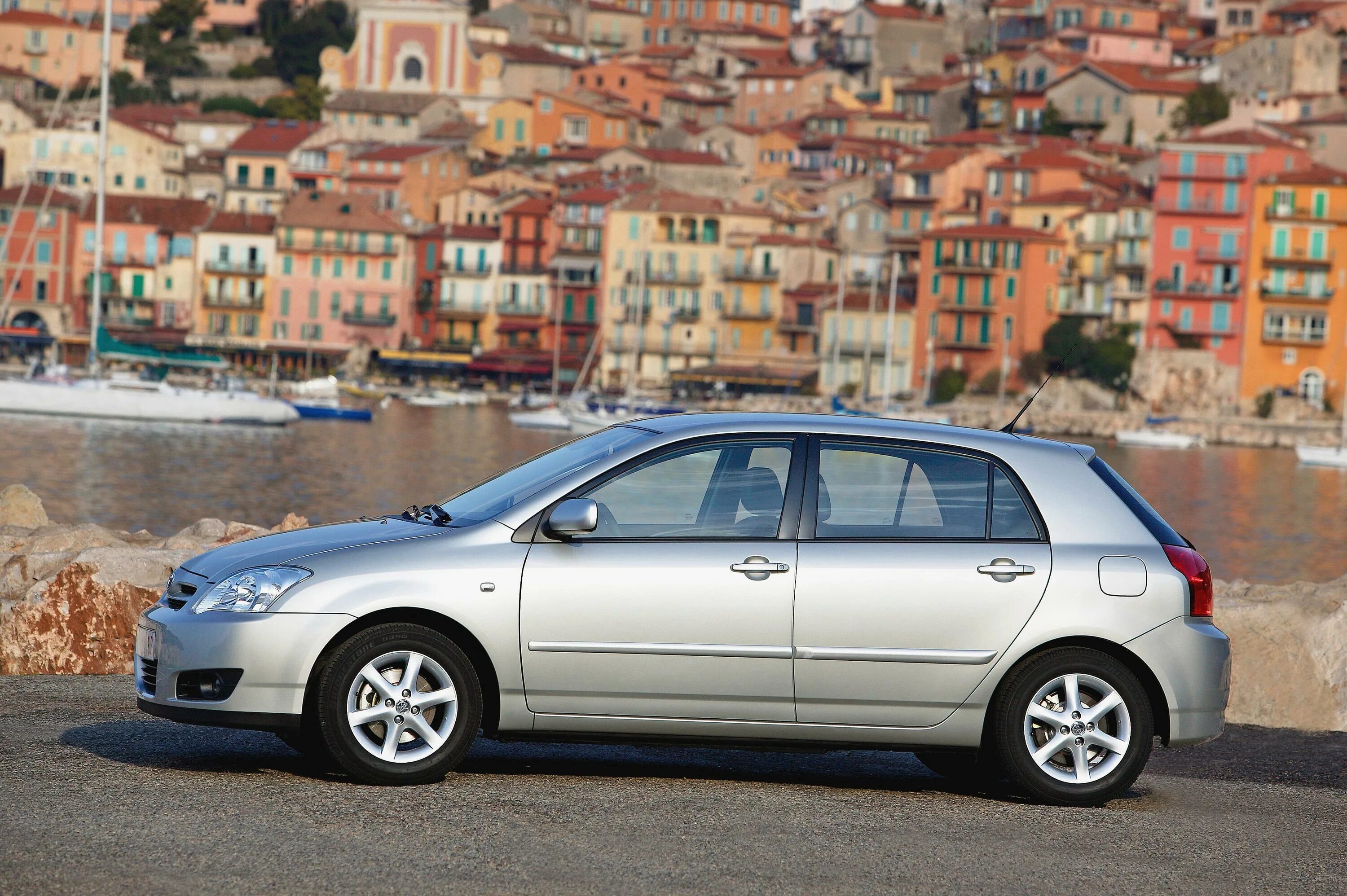 Toyota Corolla IX (e120, e130). Тойота Королла 120 хэтчбек. Toyota Corolla Hatchback 2003. Тойота Королла е120 хэтчбек. Тойота е120 хэтчбек