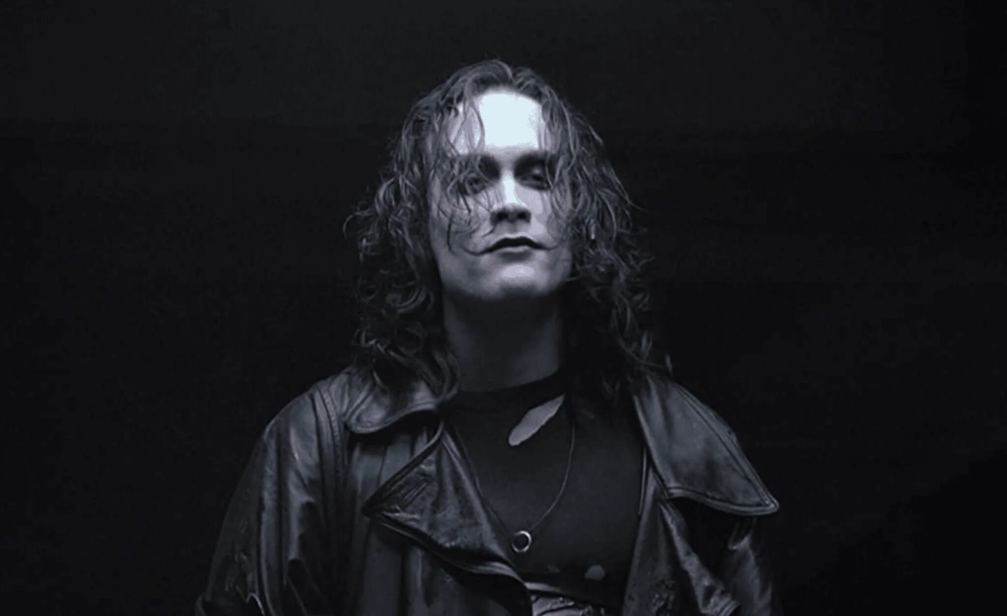 Ворон роли. Брэндон ли ворон. The Crow 1994 Брэндон ли.