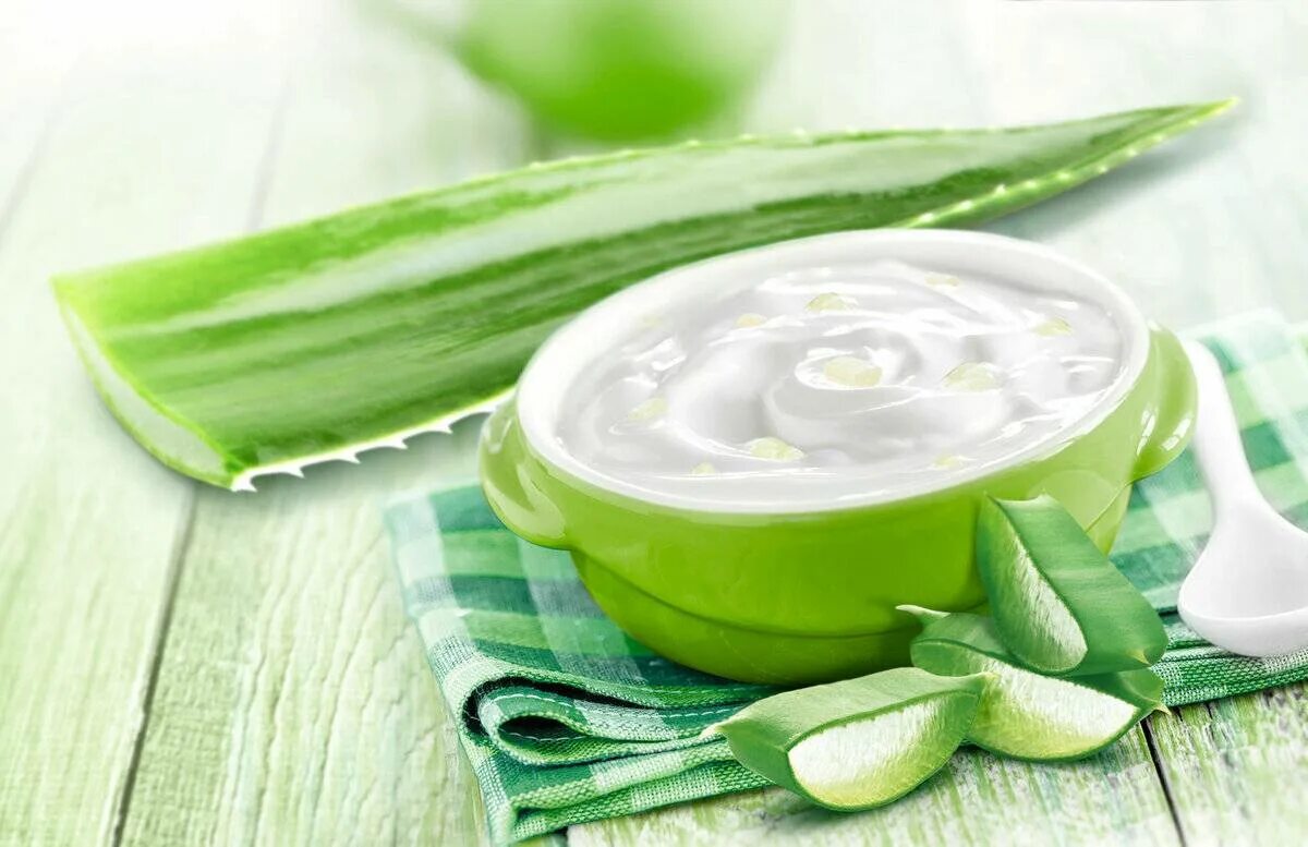 Aloes маска для лица. Aloe Vera. Aloe Vera Mask. Маска из алоэ. Домашний крем алоэ.