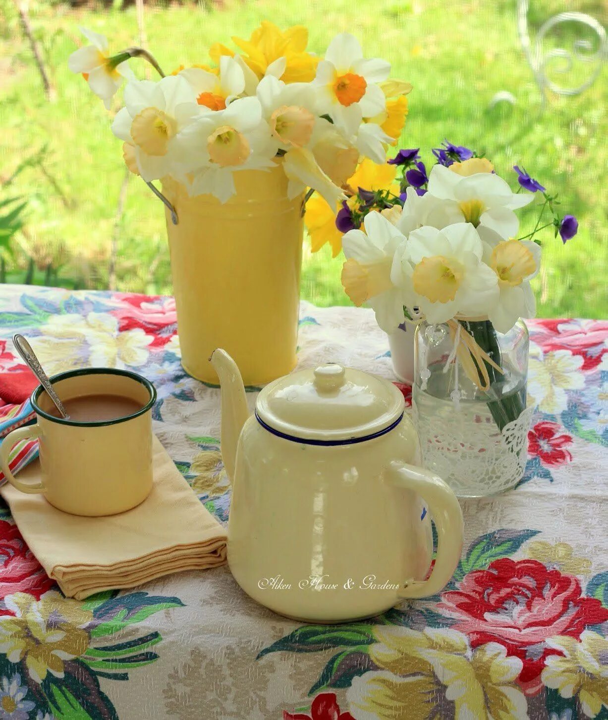 Весенний чай картинки. Весенний чай. Чаепитие в весеннем саду. Весенний завтрак. Утреннее Весеннее чаепитие.