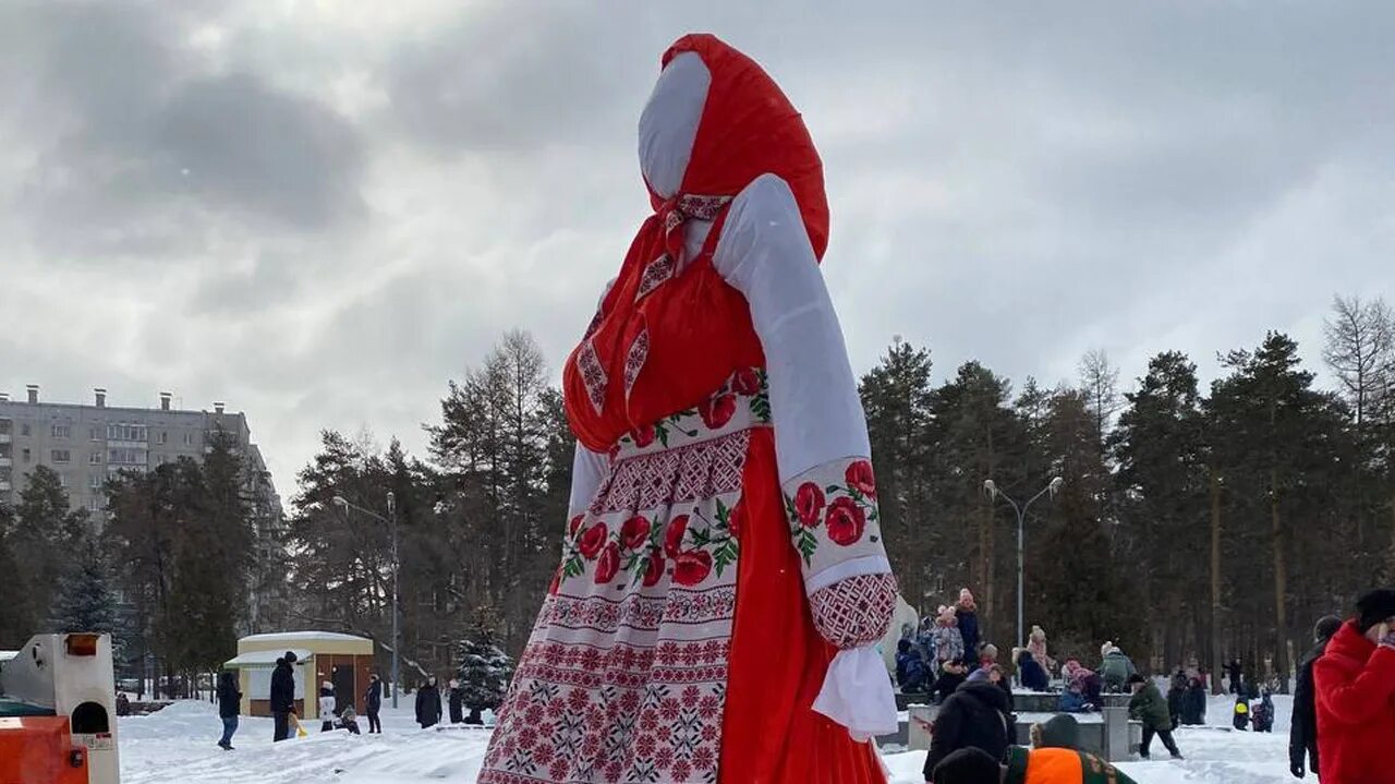 Масленица в саду победы челябинск 2024. Масленица Челябинск 2023. Масленица 2023 Челябинск парк Гагарина. Масленица в парке Гагарина в Челябинске. Масленица в Челябинске 2022.