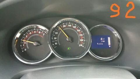 Сандеро сколько бак