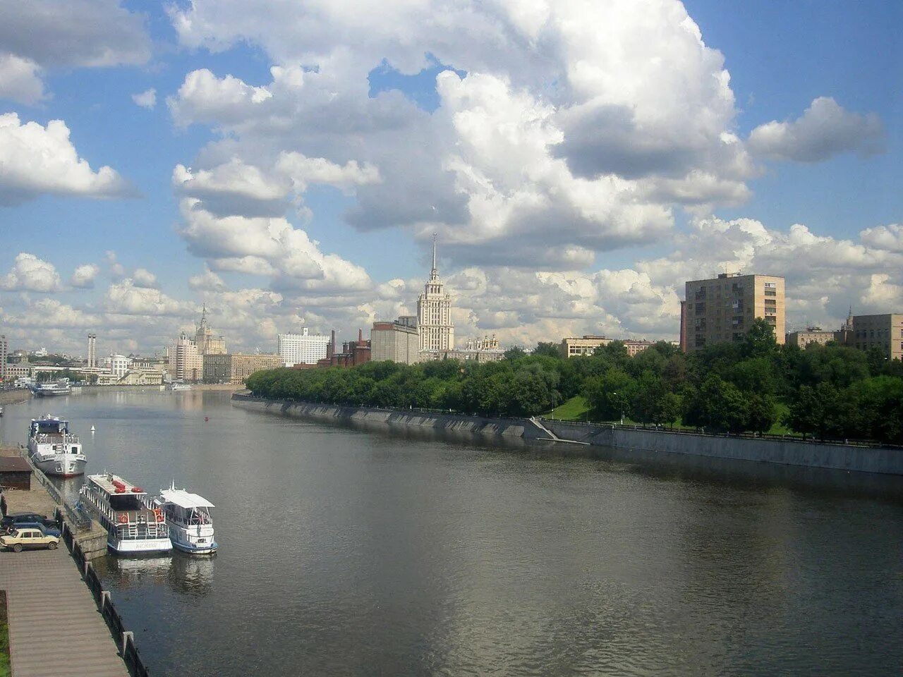 Большая река в москве. Реки Москвы. Река Москов в Москве. Город Москва река Москва река. Река москва0река.