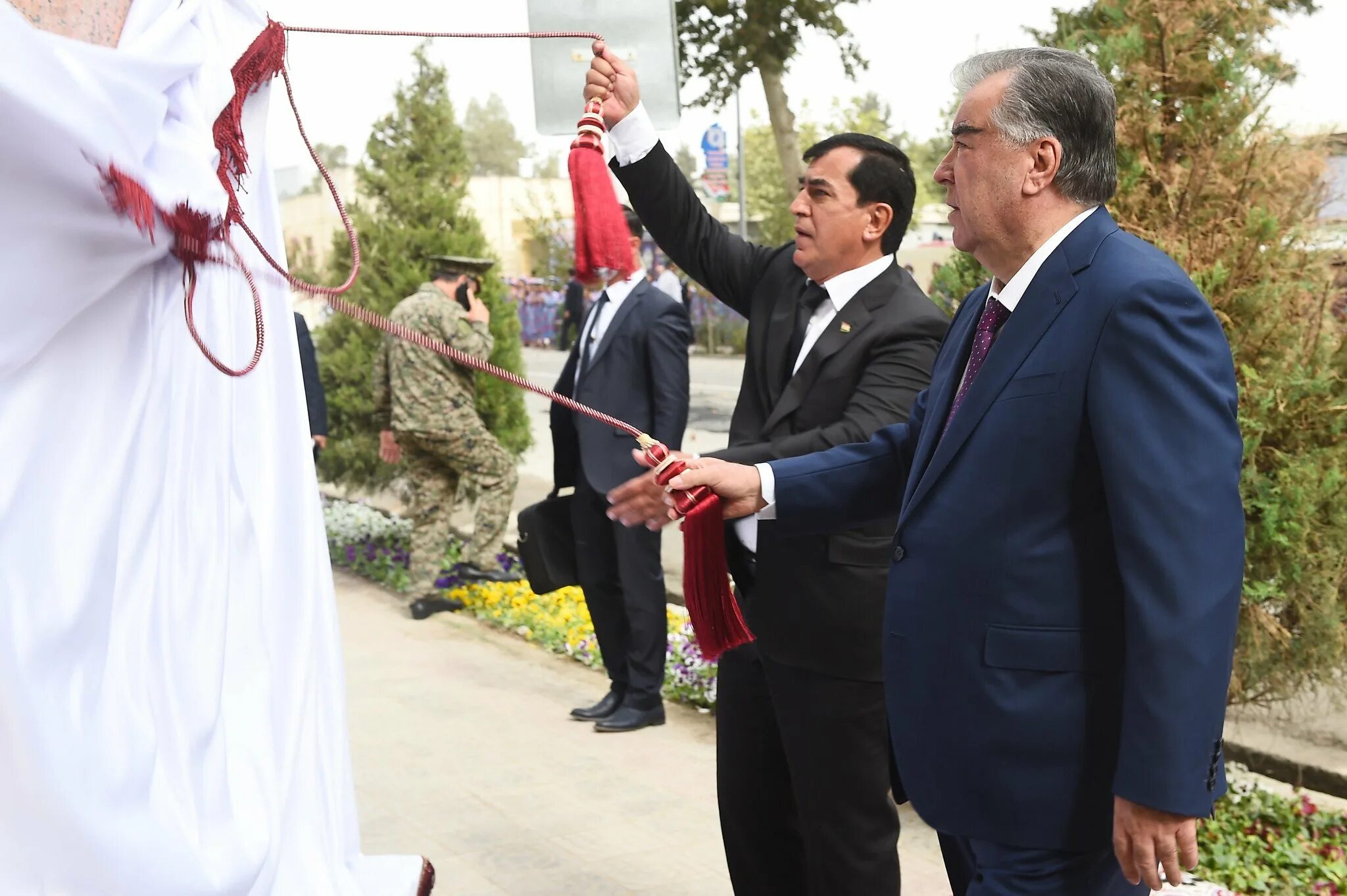 Ворота город куляб таджикистан. Район мир сайид алии хамадони. Куляб. Район мир сайид алии хамадони. Район мир сайид алии хамадони.