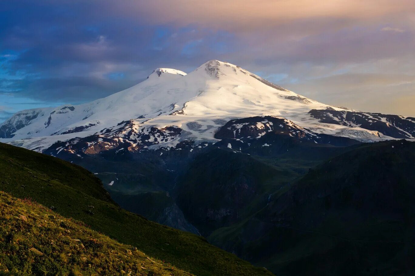 Гора Эльбрус (Кабардино-Балкария, Карачаево-Черкесия). Кавказские горы Эльбрус. Северный Кавказ Эльбрус. Северный Кавказ горы Эльбрус. Наивысшая гора северного кавказа