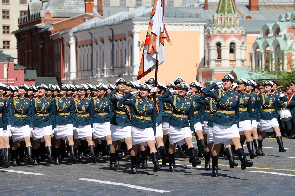 Военный парад. Военный парад Россия. Военнослужащие на параде. Воинский парад.